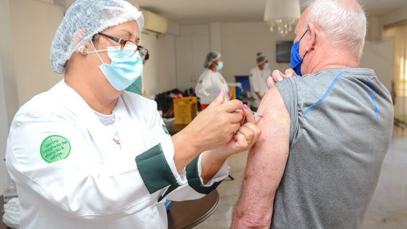 Vitória inicia vacinação contra gripe em idosos residentes em ILPIs nesta Terça-feira (19)