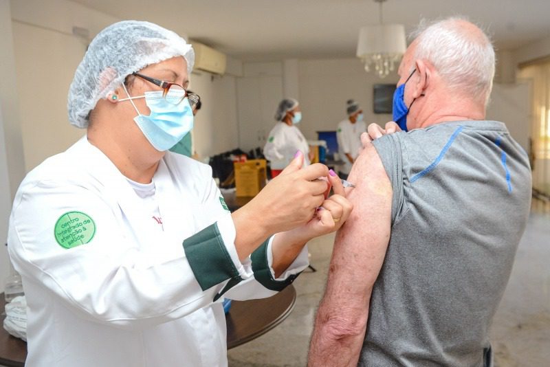 Vitória inicia vacinação contra gripe em idosos residentes em ILPIs nesta Terça-feira (19)