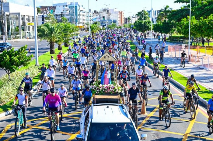 Orla de Camburi em Vitória recebe fé e movimento com a 1ª Romaria dos Ciclistas