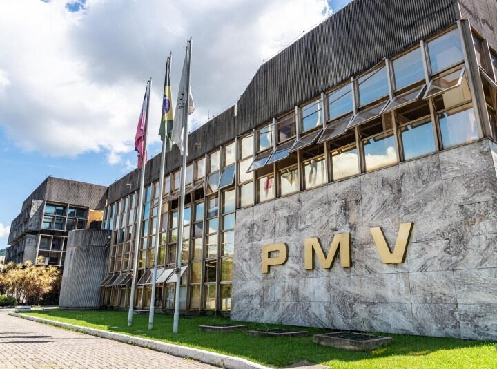 Prefeitura de Vitória nomeia candidatos aprovados em vários processos seletivos