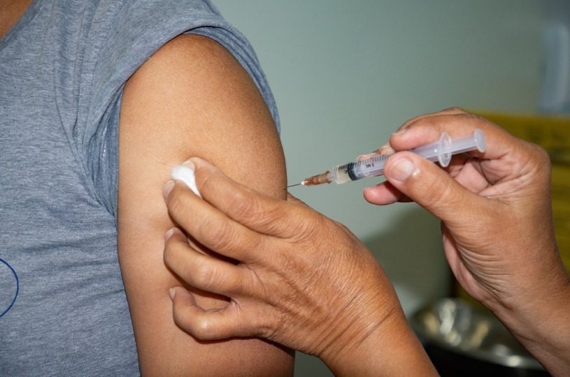 Serra começa a imunização contra a variante XBB da Covid-19 neste sábado (18)