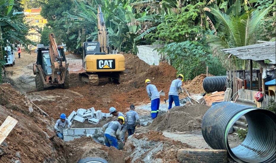 Ruas do bairro Retiro Saudoso começam a receber obras de drenagem e pavimentação