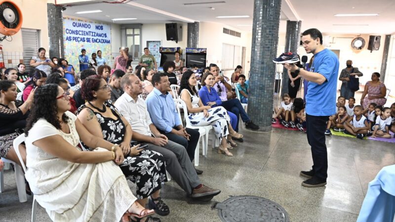 Alunos da EMEF Francisco Lacerda de Aguiar na Grande São Pedro recebem novos tênis entregues por Pazolini