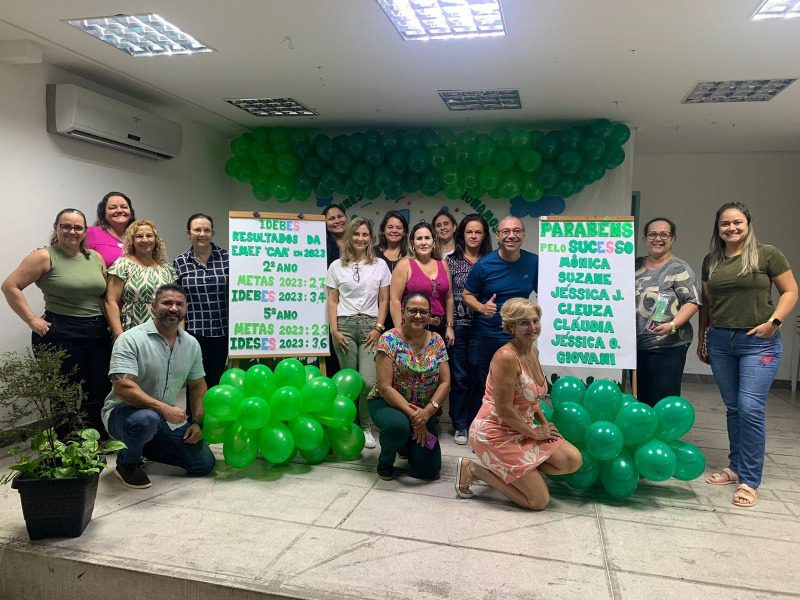 Educadores recebem reconhecimento pelo bom rendimento dos alunos no processo de aprendizado