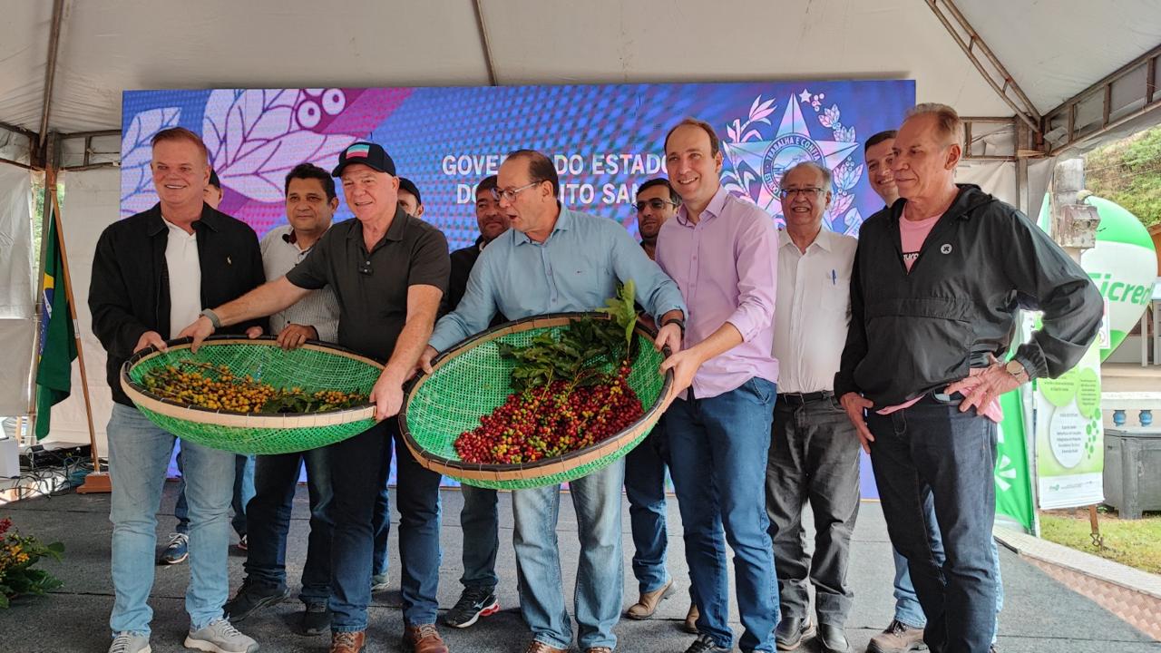 Marechal Floriano dá início à colheita do café arábica no Espírito Santo