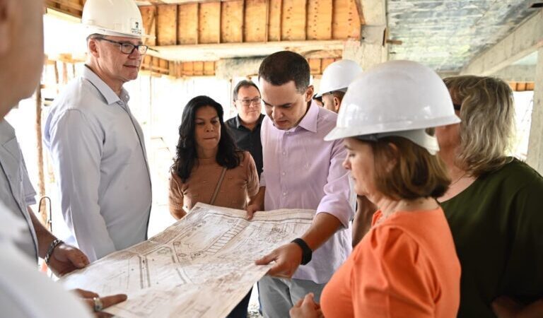 Pazolini acompanha desenvolvimento das obras da UBS e CRAS para 13 mil pessoas