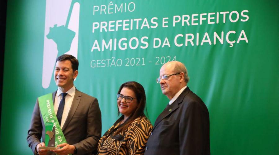 Arnaldinho Borgo é homenageado pela Abrinq como Prefeito Amigo da Criança