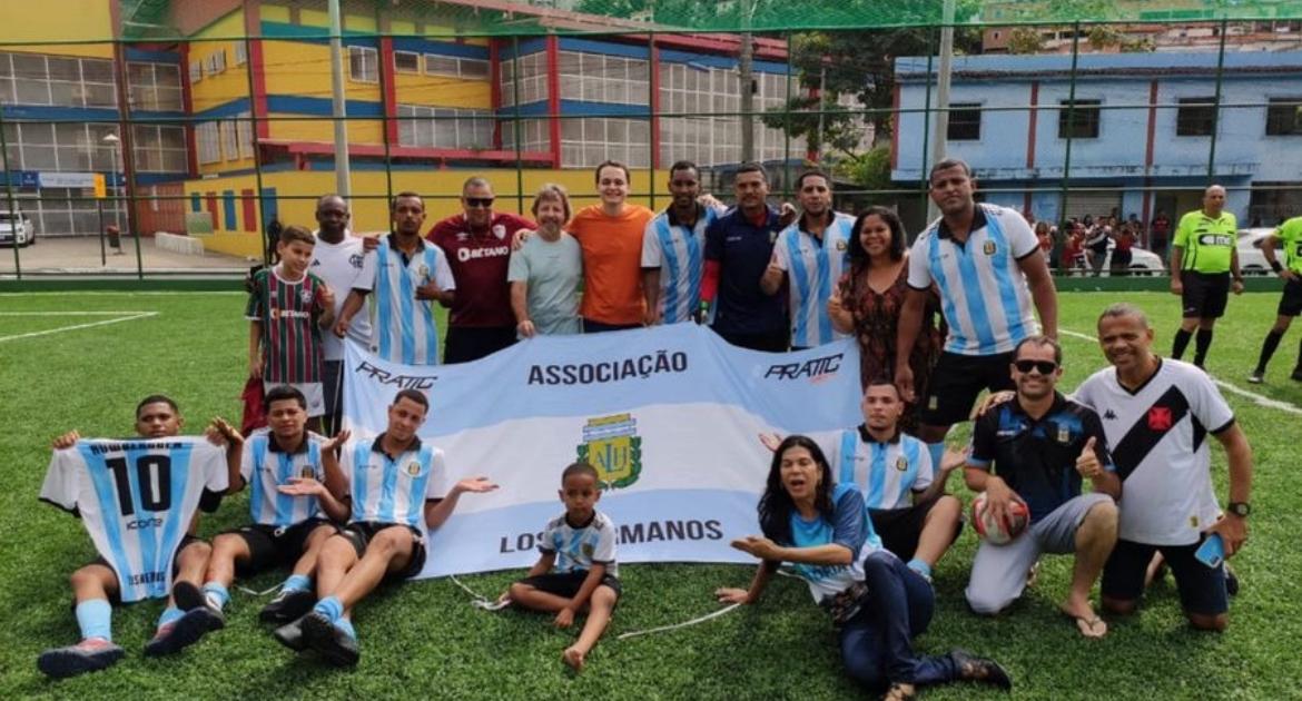 Pazolini aproveita um domingo clássico com feira e futebol