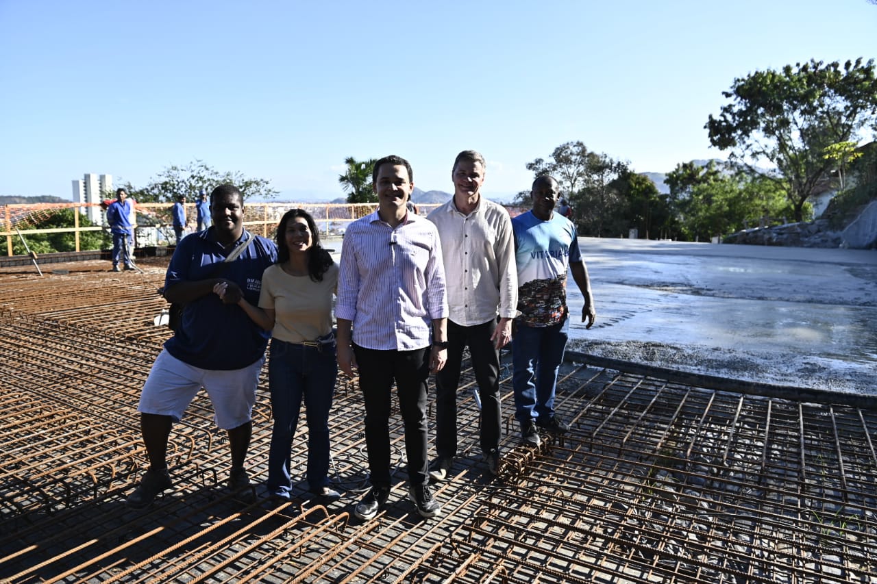 Pazolini visita obras em andamento no complexo esportivo do Jaburu