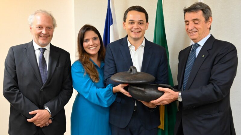 Prefeito Pazolini se reúne com o Embaixador da Itália no Brasil