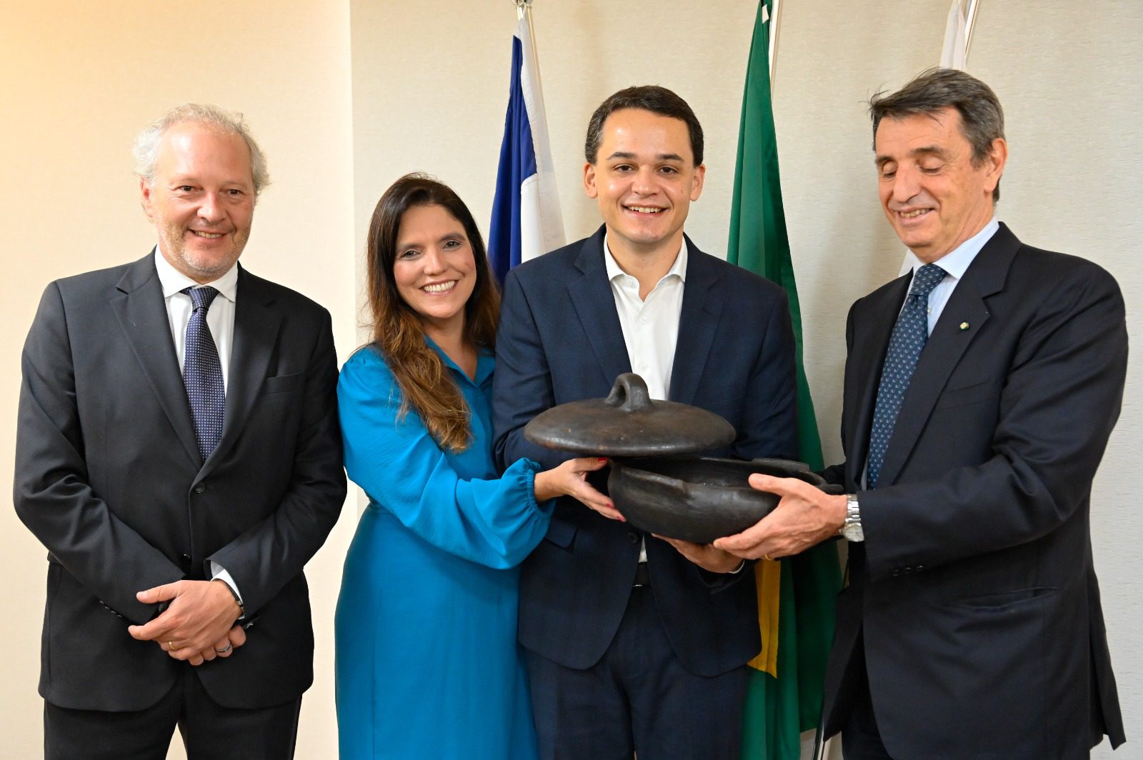 Prefeito Pazolini se reúne com o Embaixador da Itália no Brasil