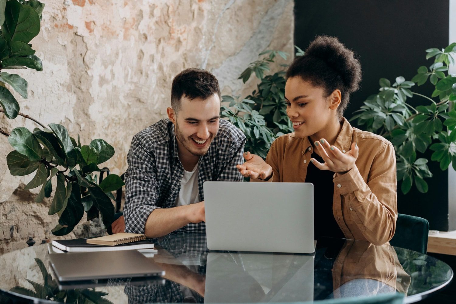 Feira virtual de empregos e promoções oferece 10 mil vagas para o Espírito Santo