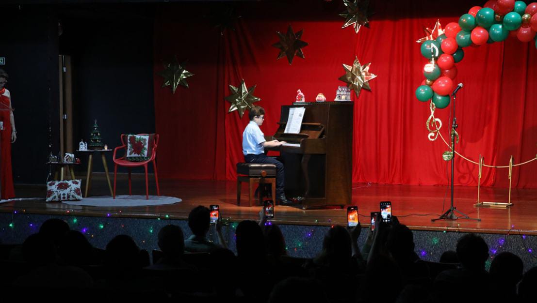 Magia e tradição natalina encantam Cariacica em recital especial