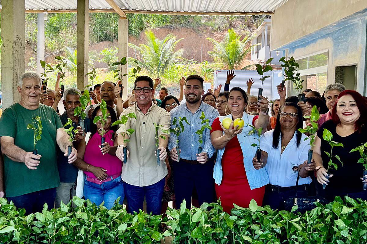 Agricultores de Itapemirim são beneficiados com mudas de maracujá para arranjos produtivos