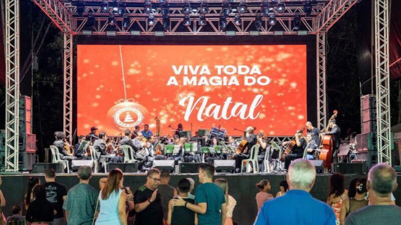 Apresentações culturais seguem encantando na Vila Natalina nesta quinta-feira