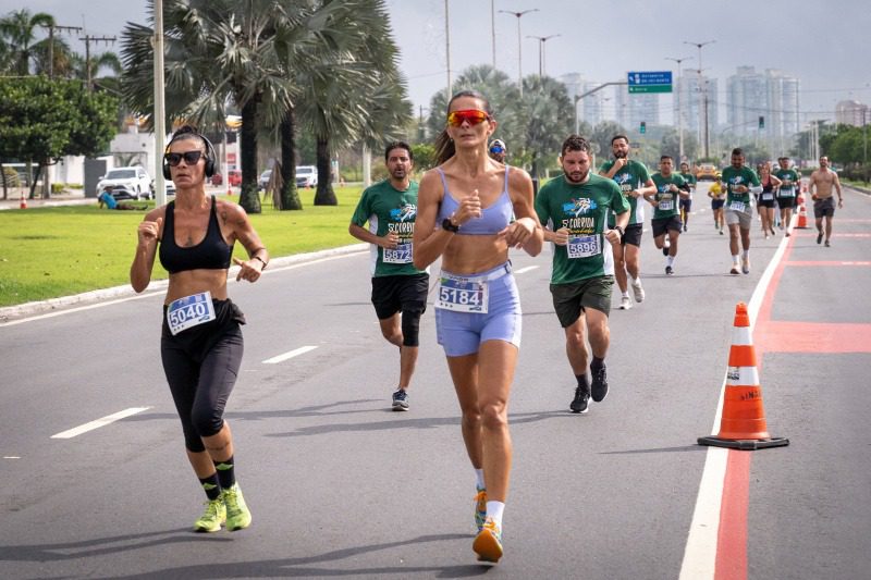 5ª Corrida do Procon atrai cerca de 1,5 mil atletas na orla de Camburi