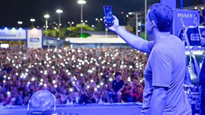 Arena de Verão 2025: noite de rock anima mais de 40.000 pessoas na praia de de Camburi nesta sexta-feira (24)