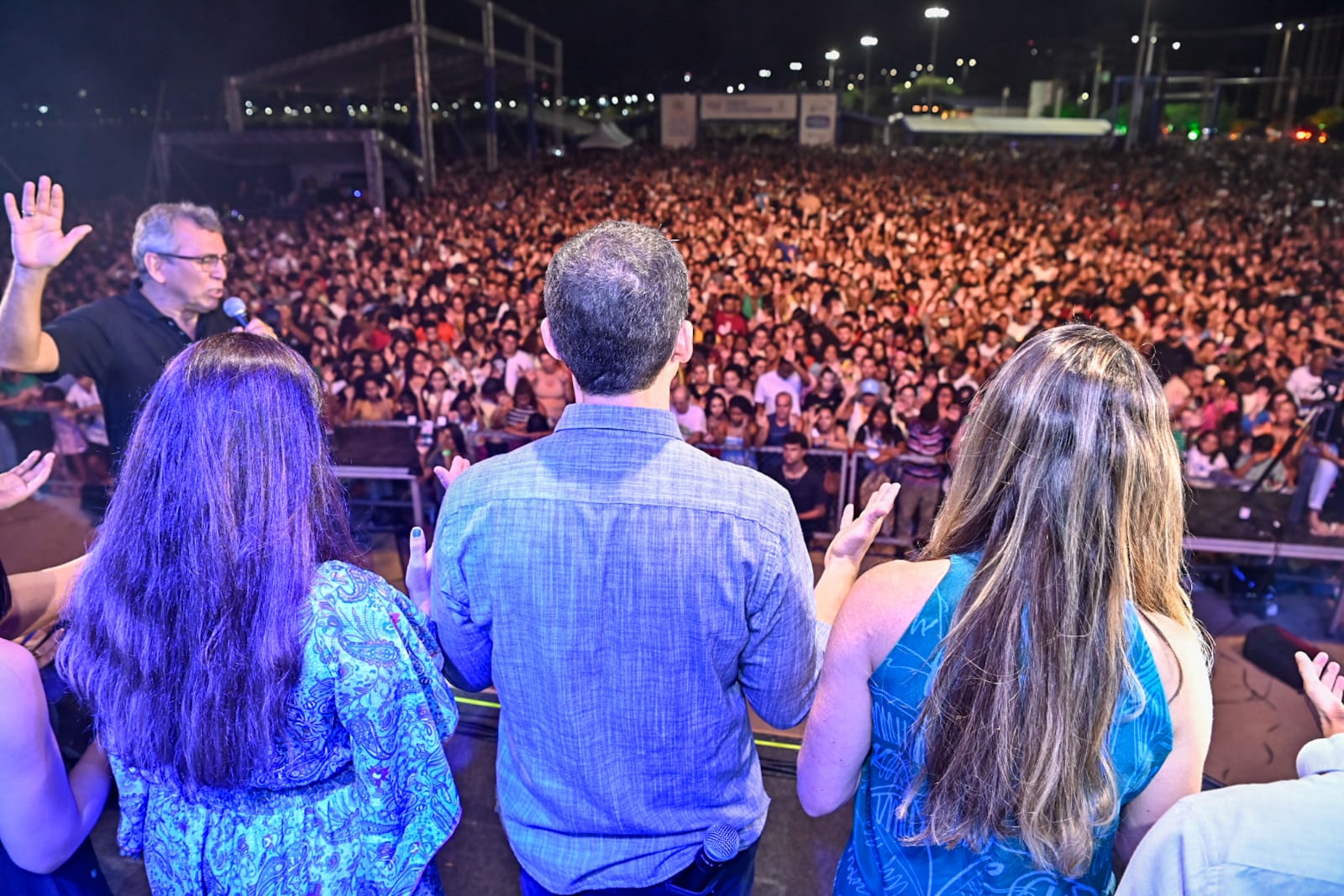 Vitória Lota Arena Verão 2025 na Praia de Camburi para Celebrar o Jesus Vida Verão