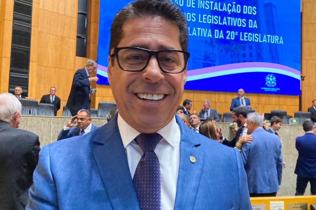 Reeleição unânime: Marcelo Santos segue na presidência da Ales