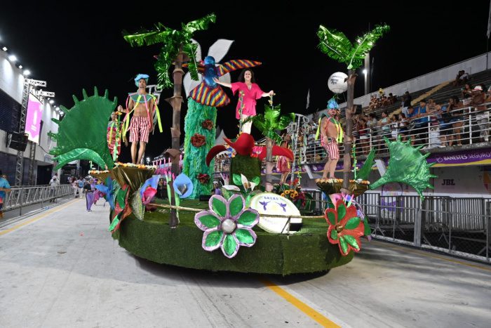 Carnaval 2025: Mocidade Serrana promete um desfile com muita cor e animação no domingo