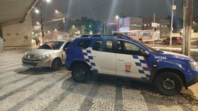 Guarda de Vitória captura assaltantes e devolve carro roubado a motorista de aplicativo